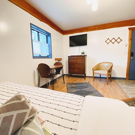 Flathead Lake Resort Woods Bay Экстерьер фото