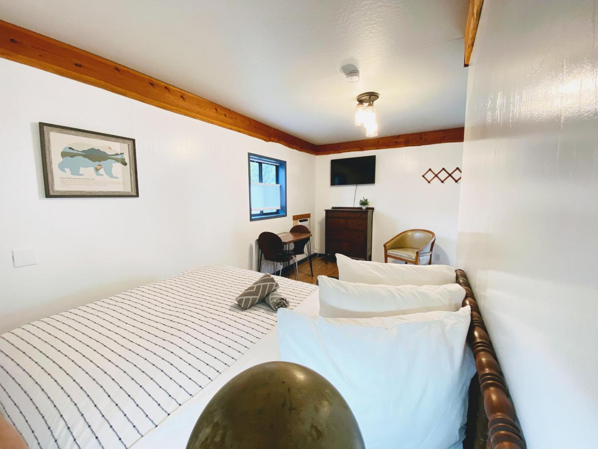 Flathead Lake Resort Woods Bay Экстерьер фото