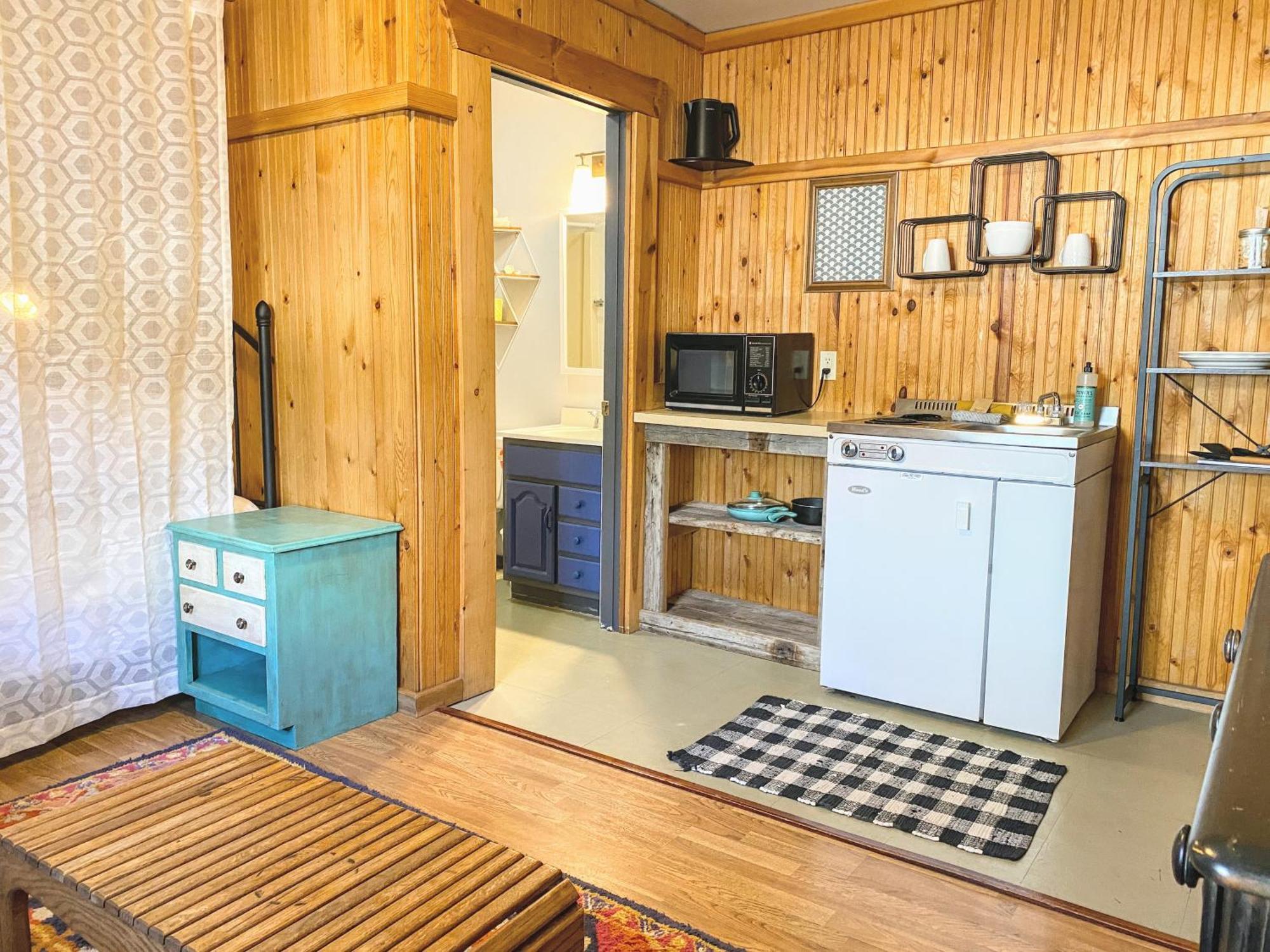 Flathead Lake Resort Woods Bay Экстерьер фото